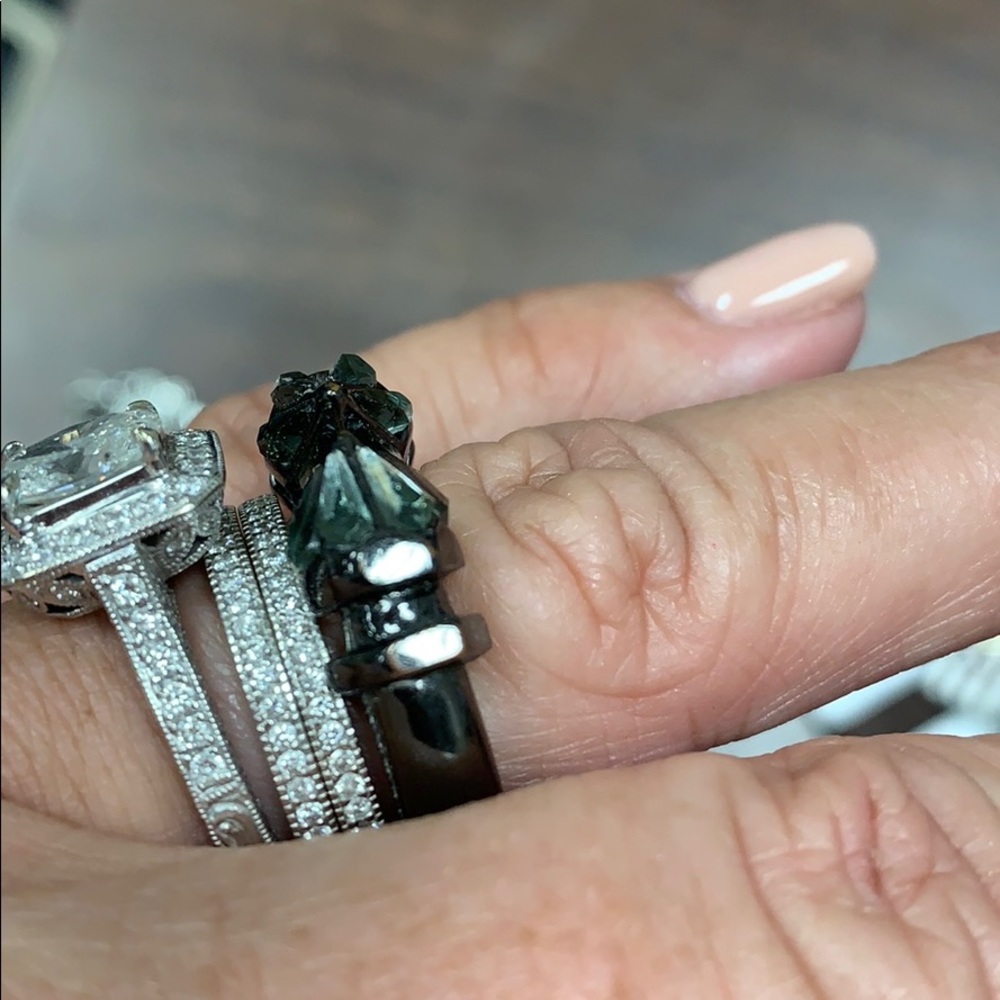 Used gorgeous crystal green cast tip & slate ring